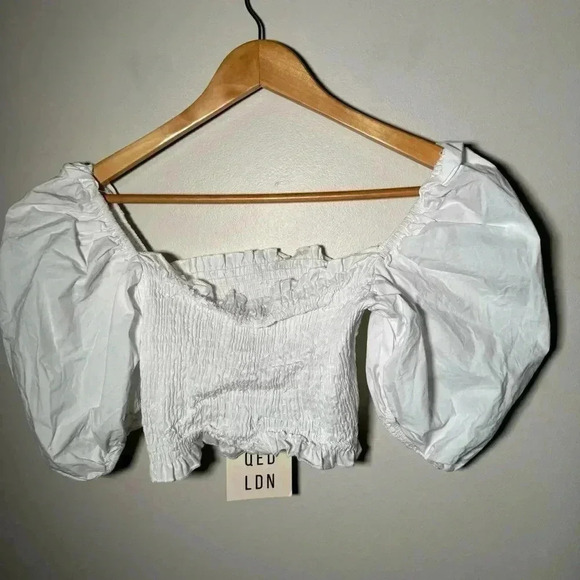 NWT QED LONDON PUFF SLEEVE WHITE CROP TOP S/M - Picture 6 of 6